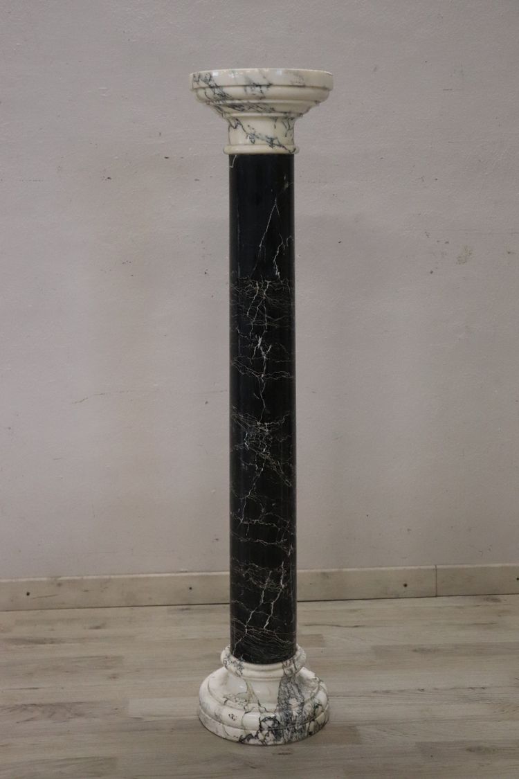 Colonna antica in marmo bianco e nero, Italia fine XIX secolo