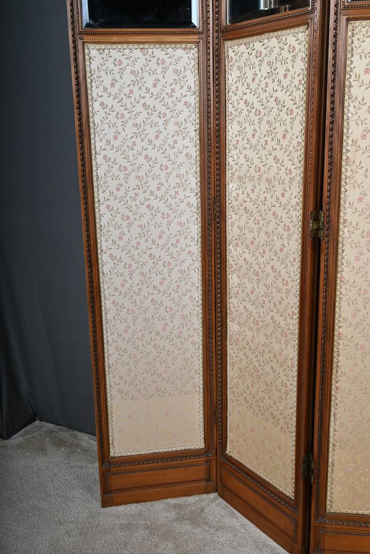 Walnut screen, Louis XVI style - Early 20th century