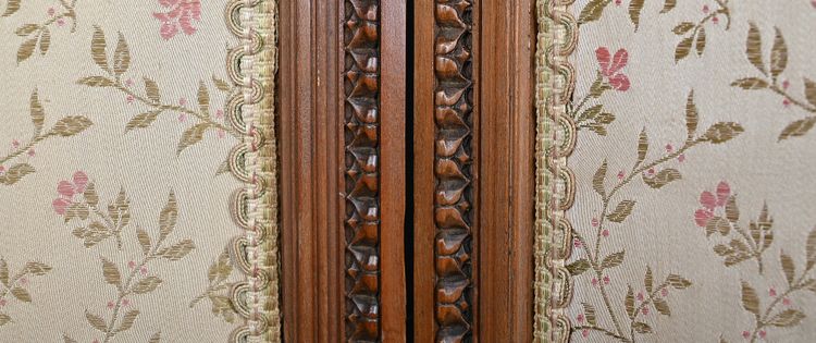 Walnut screen, Louis XVI style - Early 20th century
