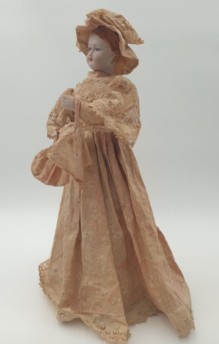 Puppe AUTOMATE - Spieluhr - Wiener Walzer- Kopf und Hände aus Porzellan