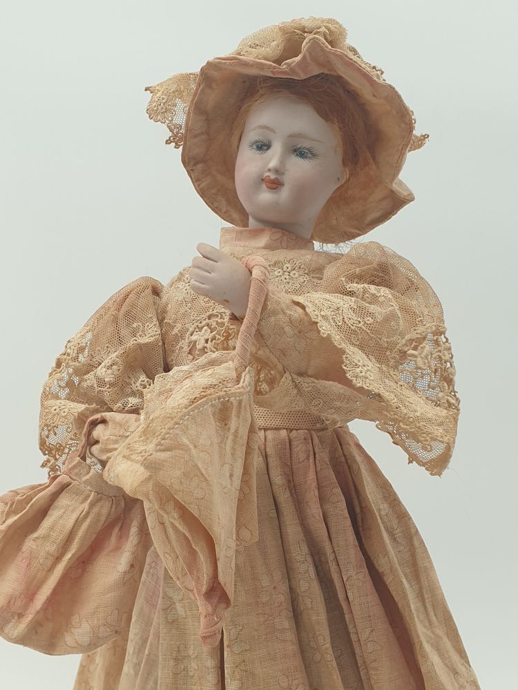Puppe AUTOMATE - Spieluhr - Wiener Walzer- Kopf und Hände aus Porzellan