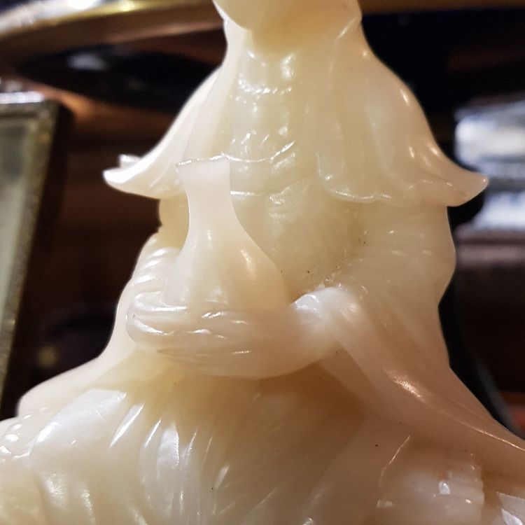 Guan Yin aus Speckstein oder Seifenstein, Qing-Dynastie, Buddha