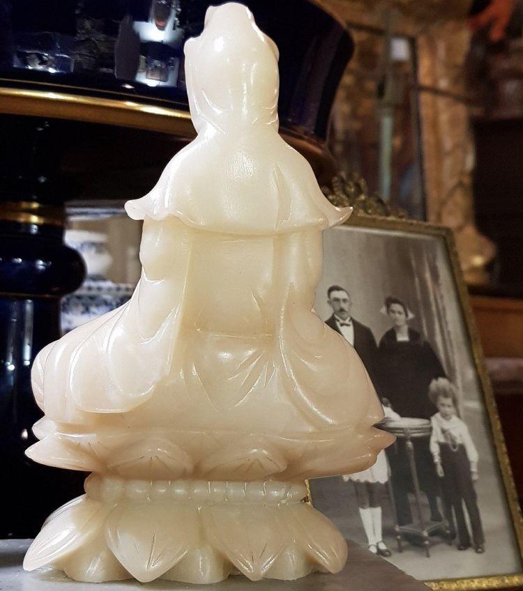 Guan Yin aus Speckstein oder Seifenstein, Qing-Dynastie, Buddha