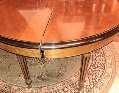 Louis Philippe oval extendable table with 4 walnut legs