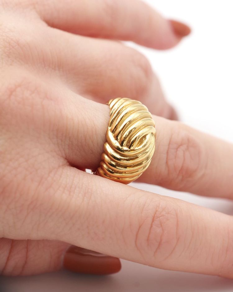 Anello a fascia bombata in oro 18k, anello a mezzaluna, gadroons, gioielli vintage