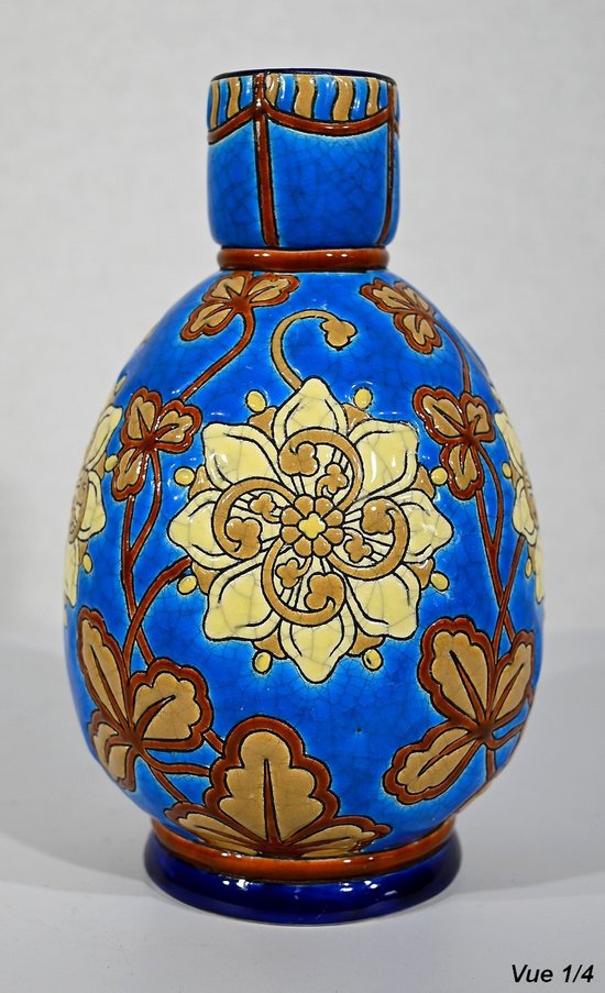 Small Vase with Flowers decoration in Lonwgy enamels - Early XXth century
