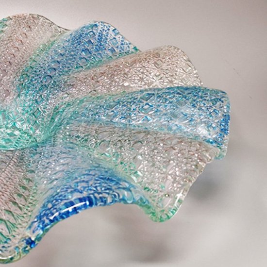 1960 Magnifique grand centre de table bleu, rose et vert en verre de Murano par Linea Arte Murano. Fabriqué en Italie