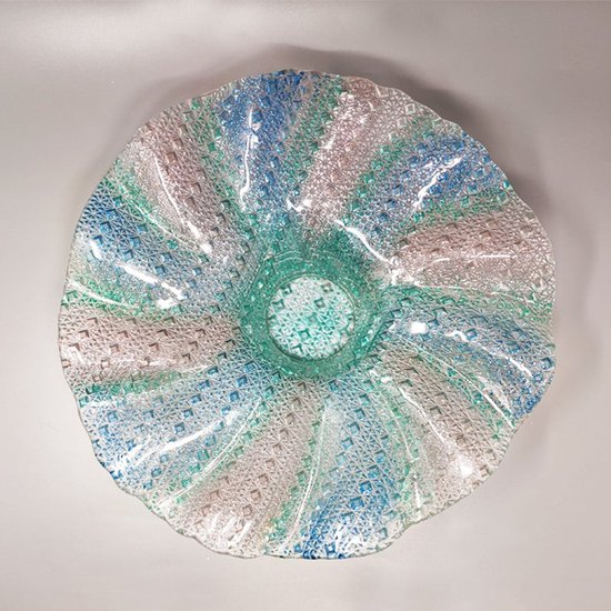 1960 Magnifique grand centre de table bleu, rose et vert en verre de Murano par Linea Arte Murano. Fabriqué en Italie