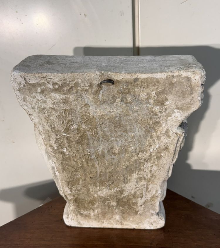Reconstituted stone capital