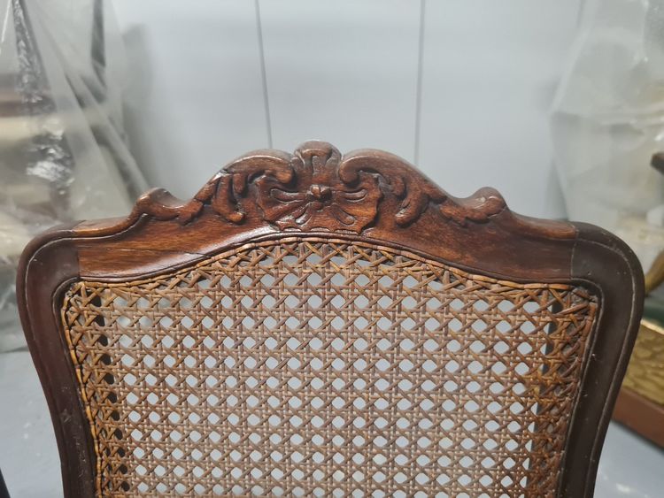 Paire de chaises en noyer début de l'époque Louis XV