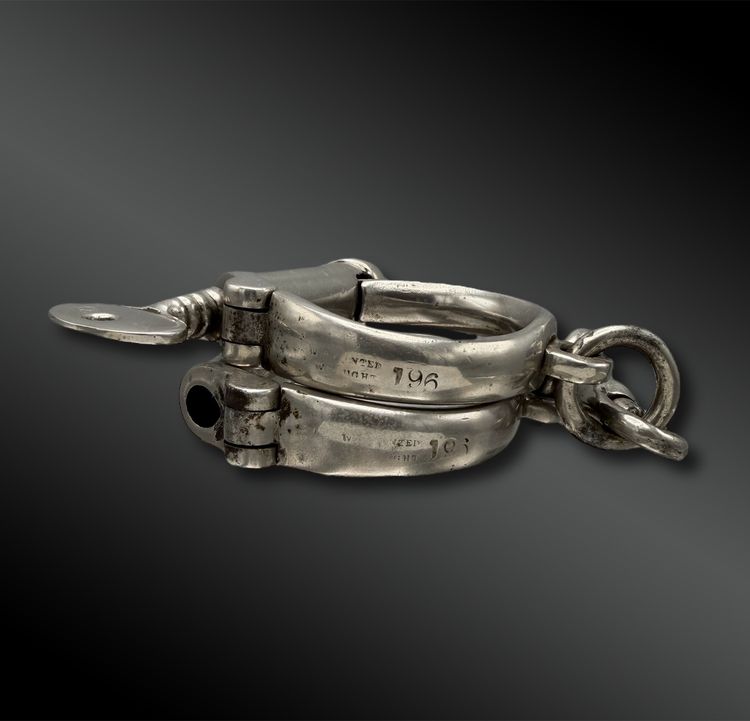 Paar Handschellen oder Fesseln - Vereinigte Staaten - Um 1940