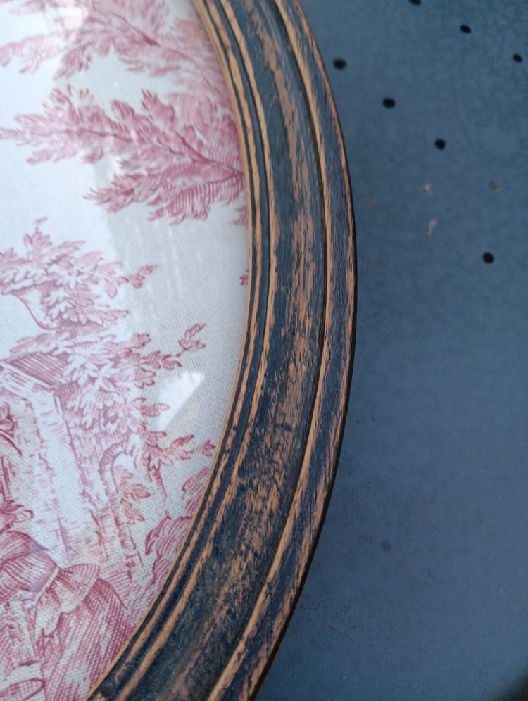 Large domed glass medallion frame