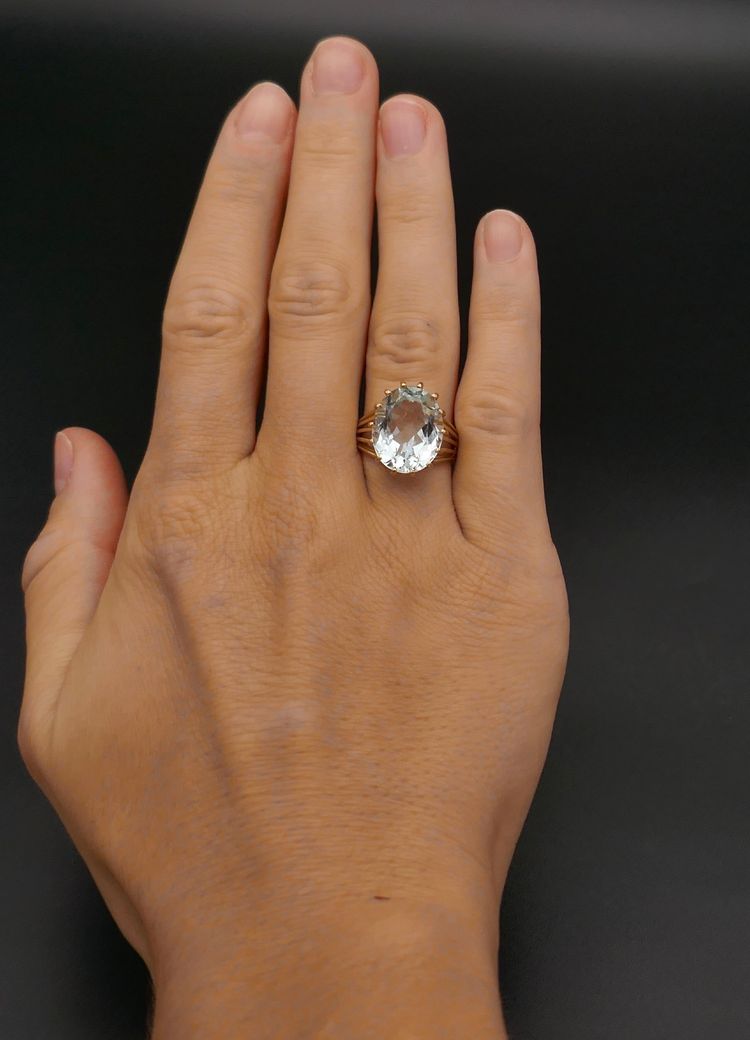 Ring mit Aquamarin, 18 Karat Gelbgold.