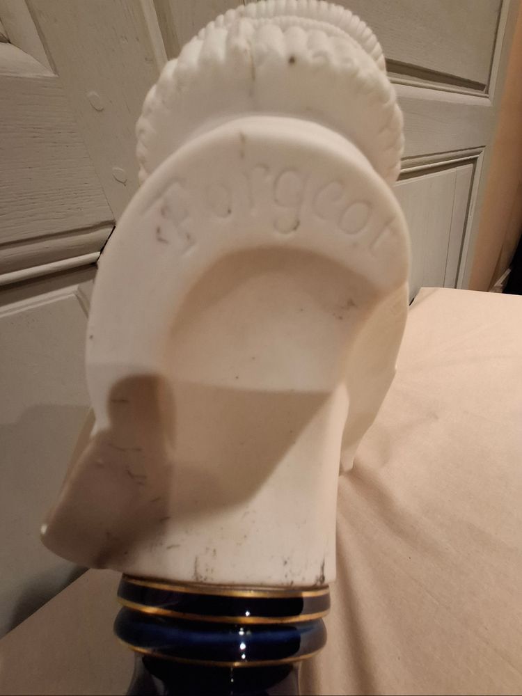 Busto in porcellana biscuit di Sèvres di Patrice de Mac Mahon, firmato "Forgeot 1874", fine del XIX secolo