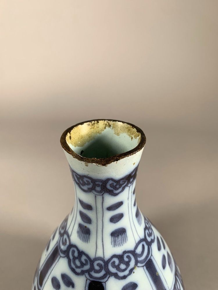 Vase En Céramique De Delft XVIIème Siècle  Samuel Van Eenhoorn Dans Le Style Krakk Chinoiserie