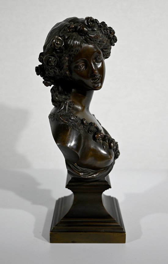Bronzo "Giovane donna incoronata di fiori" dopo J.C. Marin - XIX secolo