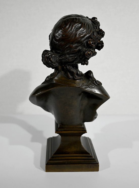 Bronzo "Giovane donna incoronata di fiori" dopo J.C. Marin - XIX secolo