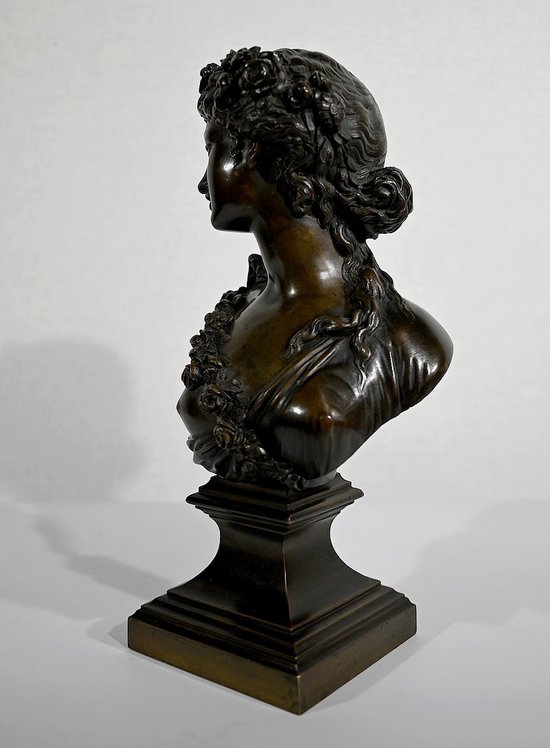 Bronzo "Giovane donna incoronata di fiori" dopo J.C. Marin - XIX secolo