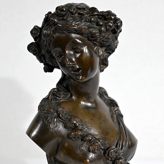 Bronzo "Giovane donna incoronata di fiori" dopo J.C. Marin - XIX secolo
