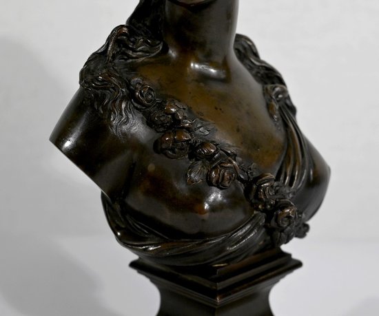 Bronzo "Giovane donna incoronata di fiori" dopo J.C. Marin - XIX secolo