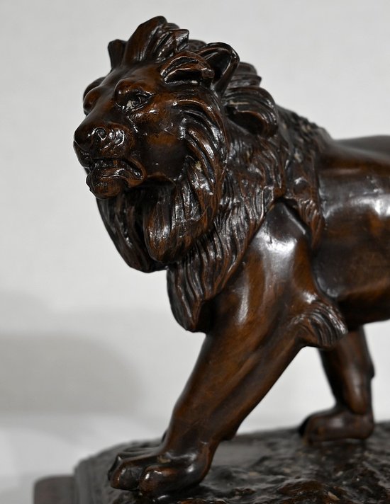 Lion walking" regulator after E. Delabrierre - 1900