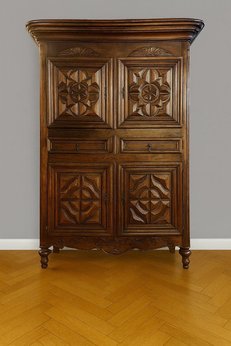 18th-century four-door cabinet in solid walnut