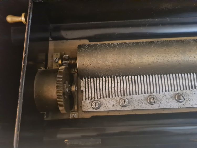 Napoleon III era music box - working -