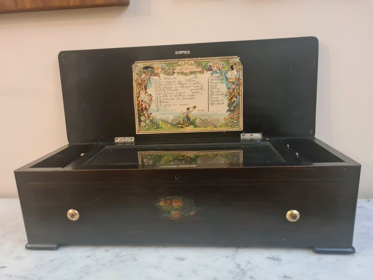 Napoleon III era music box - working -