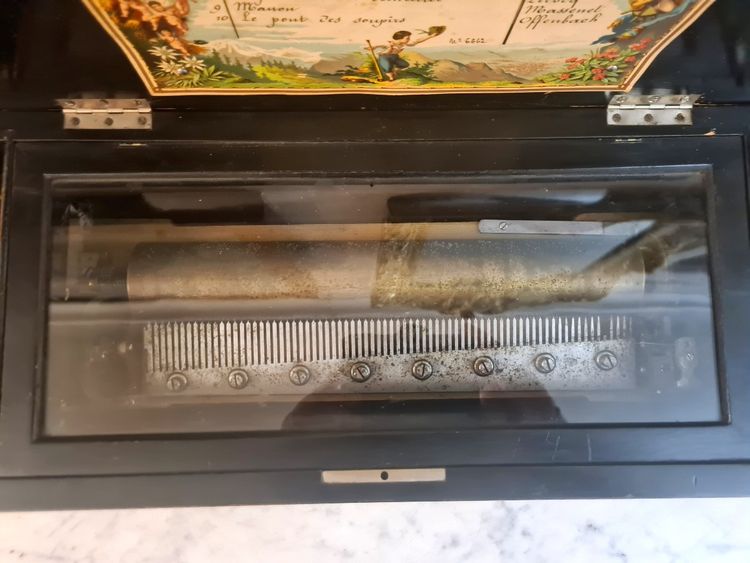 Napoleon III era music box - working -