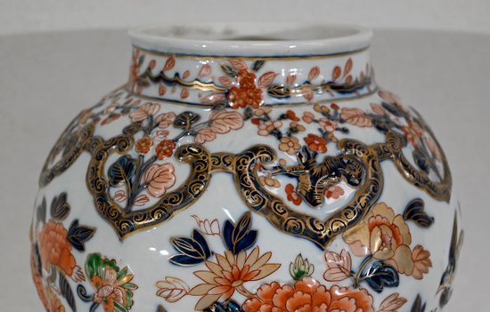 Important Vase with Imari decoration, signed H. Gibot - 1943