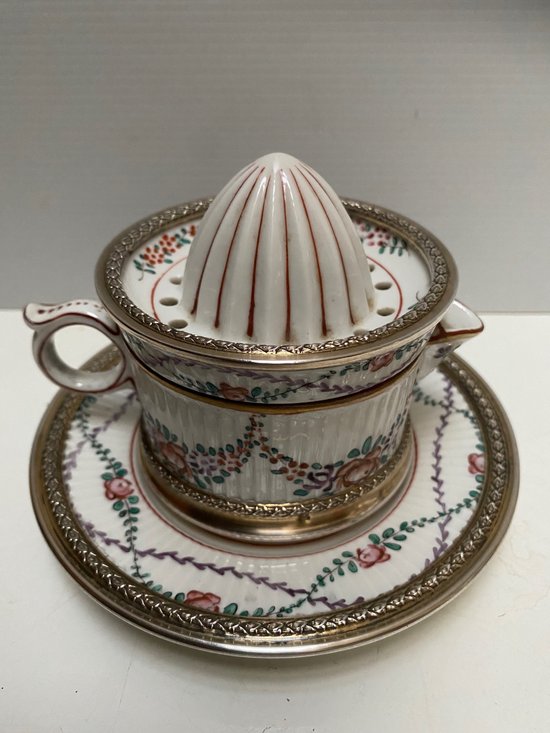 PORCELAIN CITRUS PRESS BY SANSON