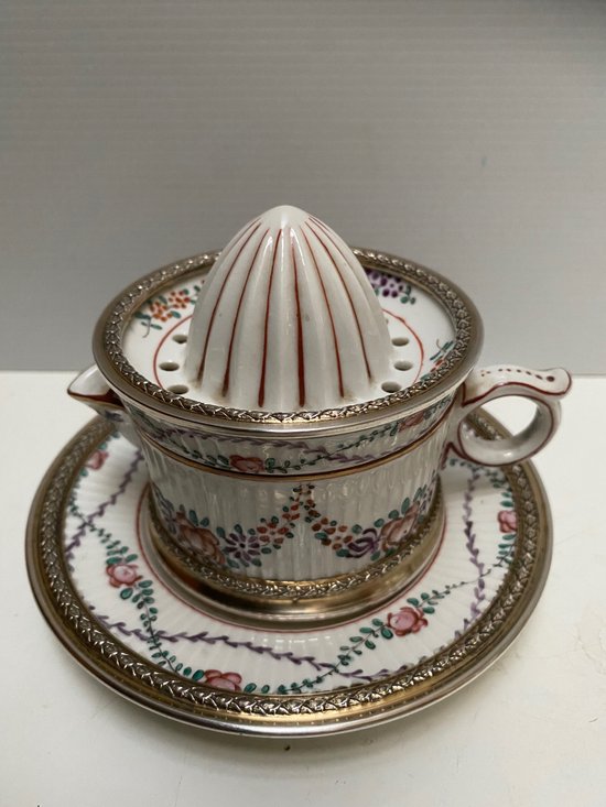 PORCELAIN CITRUS PRESS BY SANSON