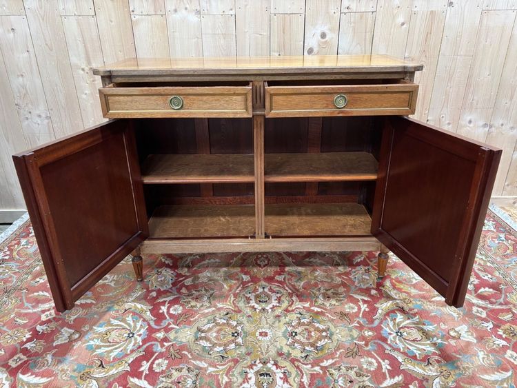 Niedriges Sideboard im Louis XVI-Stil