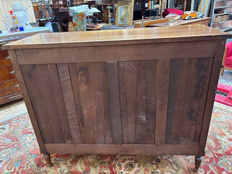 Niedriges Sideboard im Louis XVI-Stil