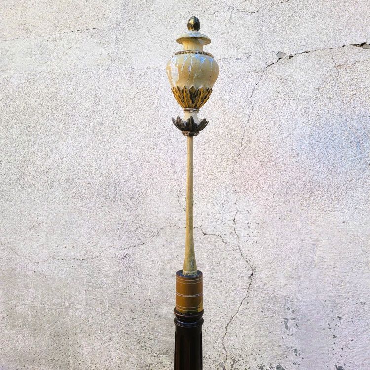 Grande letto in noce, inizio XIX secolo