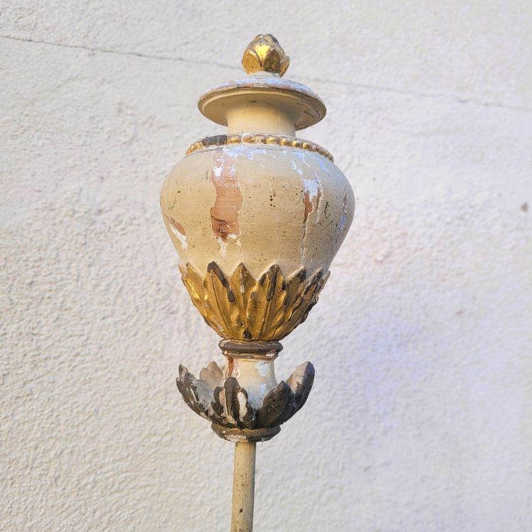 Grande letto in noce, inizio XIX secolo