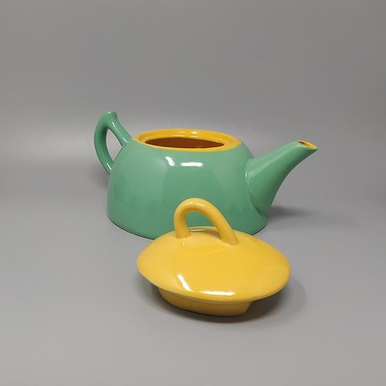 1980 Magnifique service à thé/café vert et jaune en céramique par Naj Oleari. Fabriqué en Italie