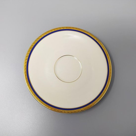 1950 Magnificent white, blue and gold tea/coffee service in Bavarian porcelain. Made in Germany