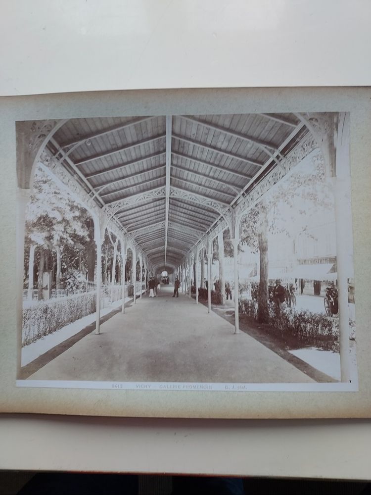Vichy, a spa town in 1900