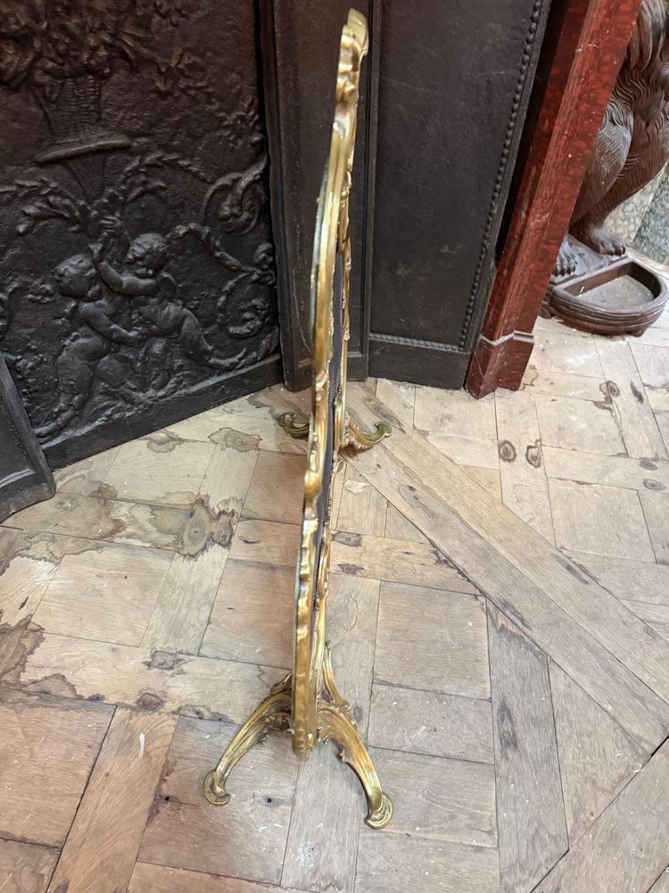 Louis XV style fire screen in gilt bronze, late 19th century
