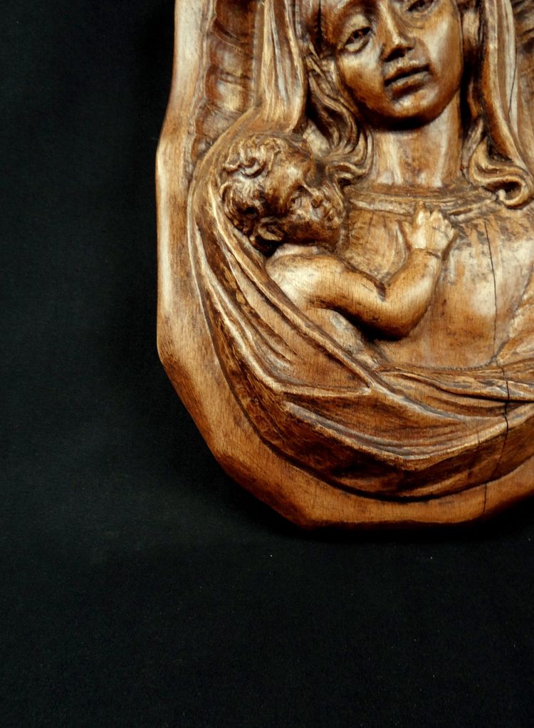 Scultura da parete Vergine con Bambino in legno di quercia, stile Art Déco, anni '80