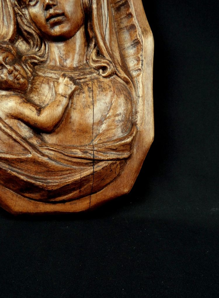 Scultura da parete Vergine con Bambino in legno di quercia, stile Art Déco, anni '80