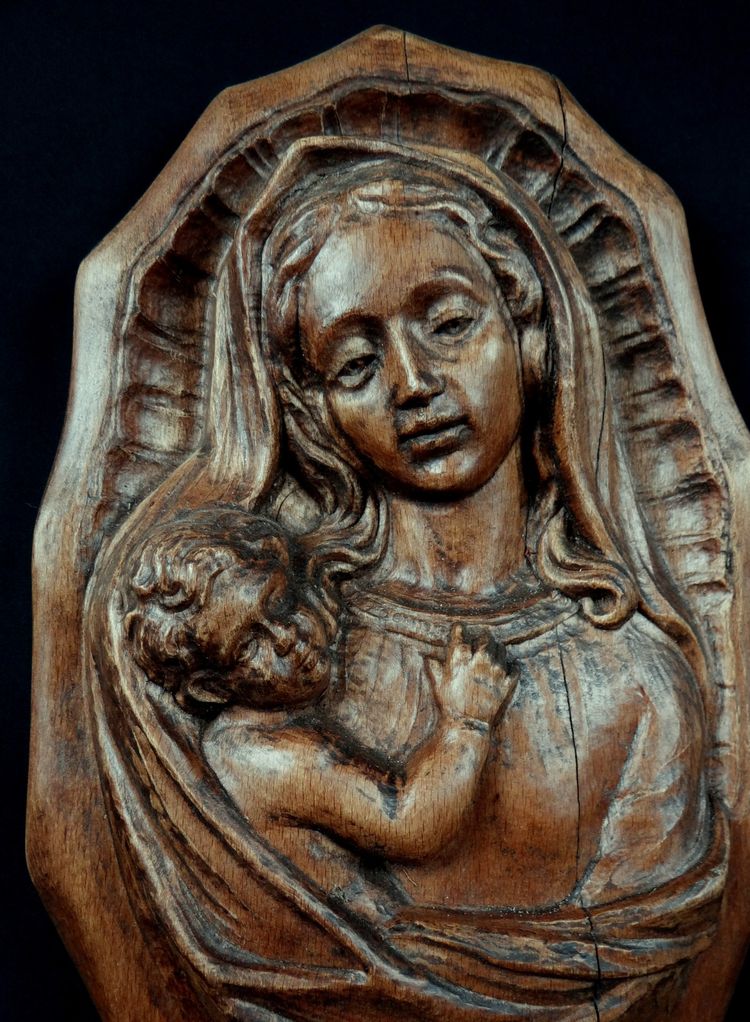 Scultura da parete Vergine con Bambino in legno di quercia, stile Art Déco, anni '80