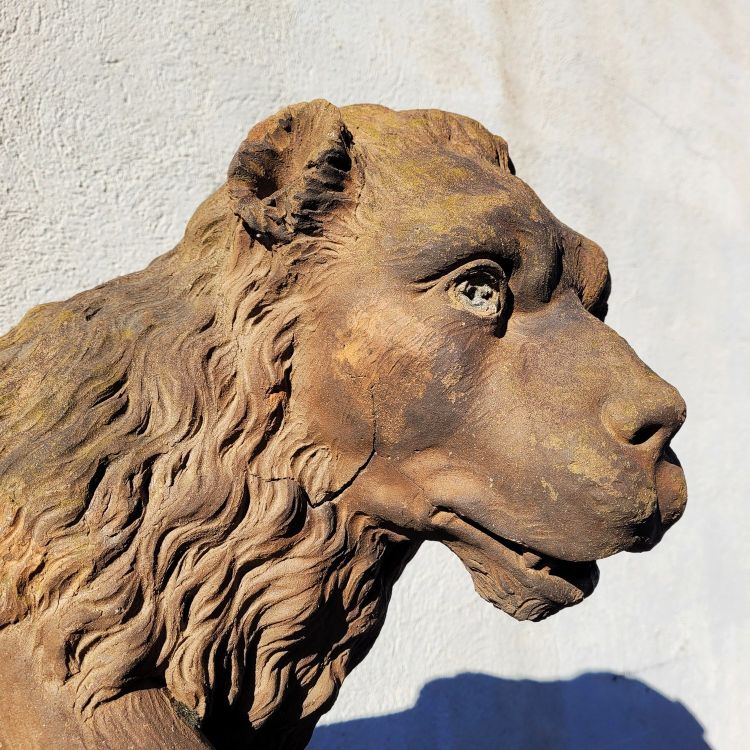 Lion en terre cuite , XVIIIème siècle