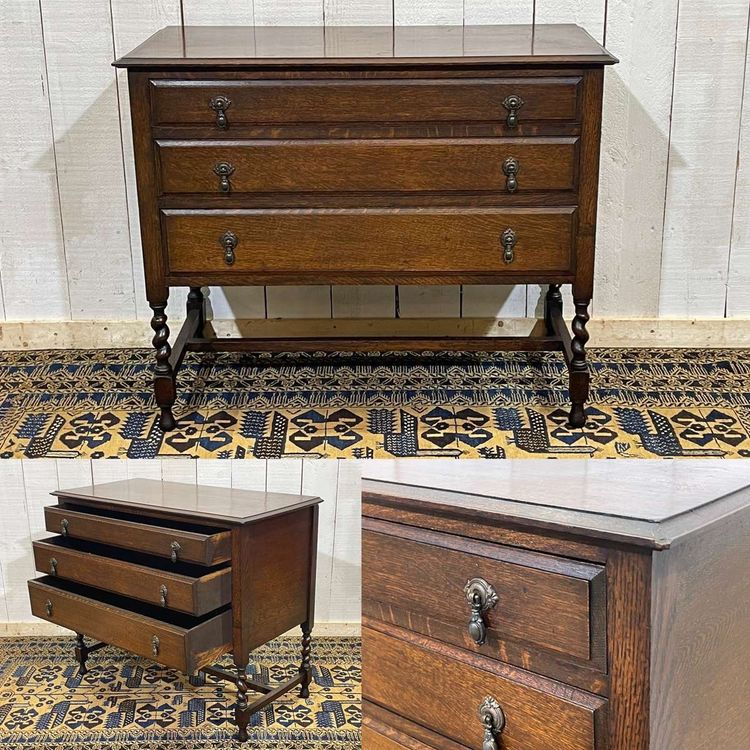 Cassettiera inglese in rovere degli anni '30