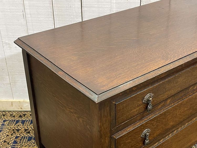 Cassettiera inglese in rovere degli anni '30