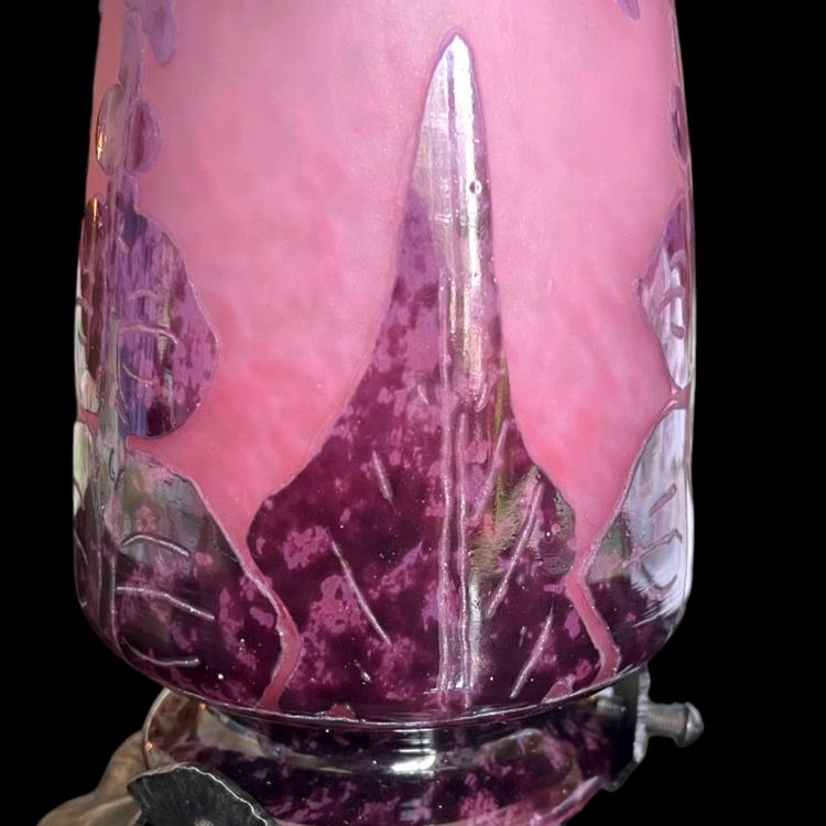 Le Verre Français nightlight with Dahlias décor