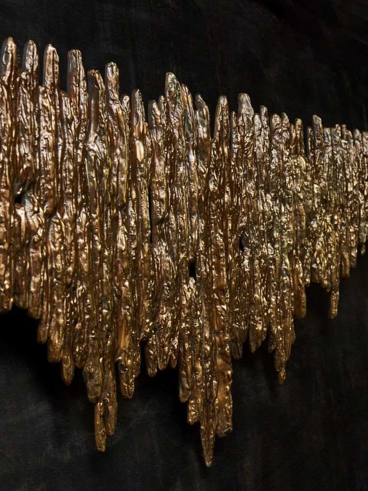 Brutalist horizontal wall lamp in bronze