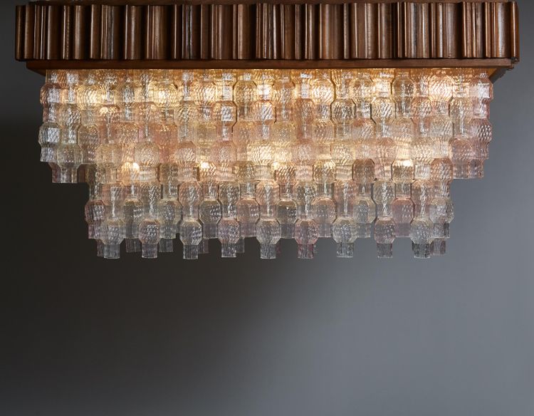Kronleuchter aus Muranoglas mit Holzdeckengehäuse
