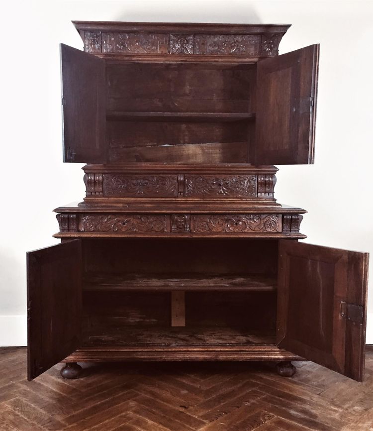 Sehr reich geschnitztes Buffet mit zwei Korpussen - Renaissance- ca. 1580 Frankreich